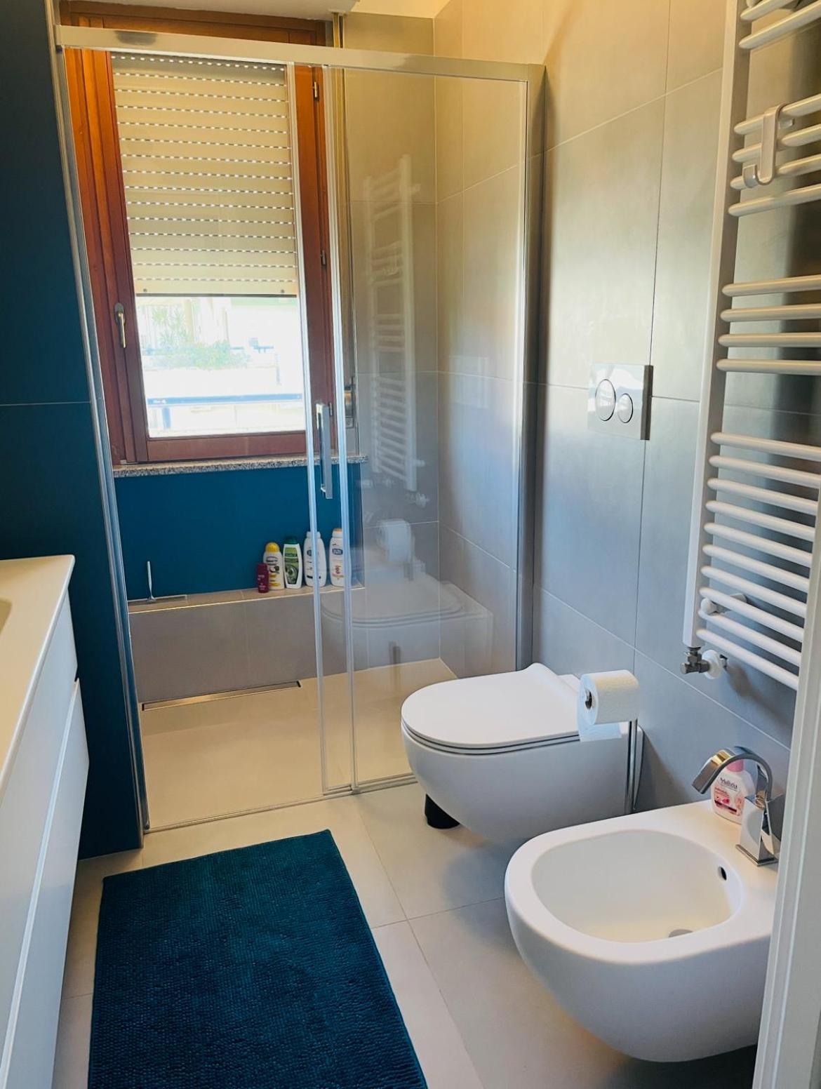 Attico Vista E Fronte Mare Zaffiroblu Con Posto Auto Apartman Montesilvano Marina Kültér fotó